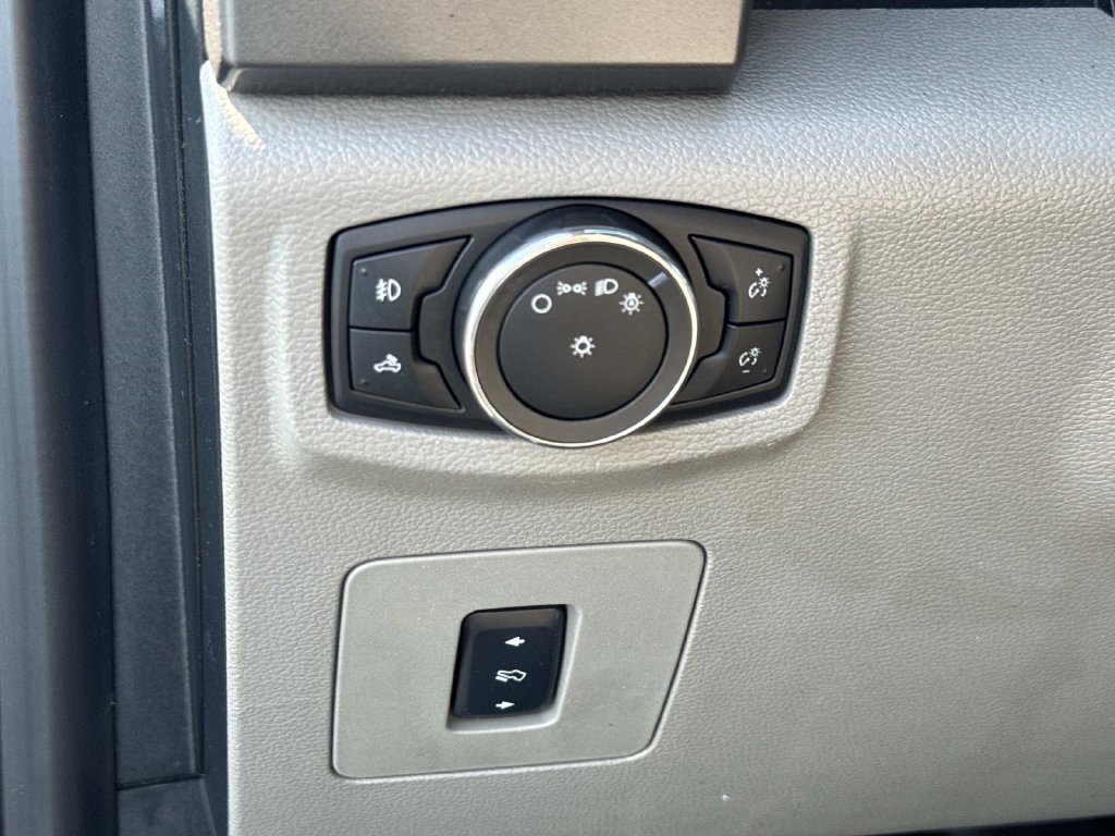 Used 2017 Blue Ford XLT image 20