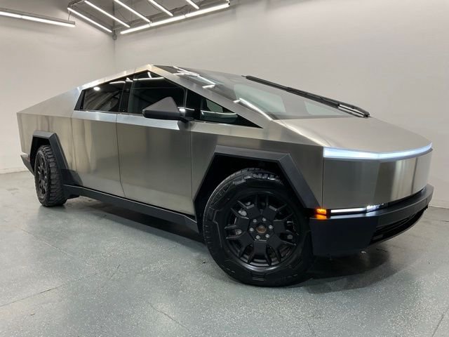 Used 2024 Tesla Cybertruck Base with VIN 7G2CEHEDXRA040216 for sale in Middlesboro, KY