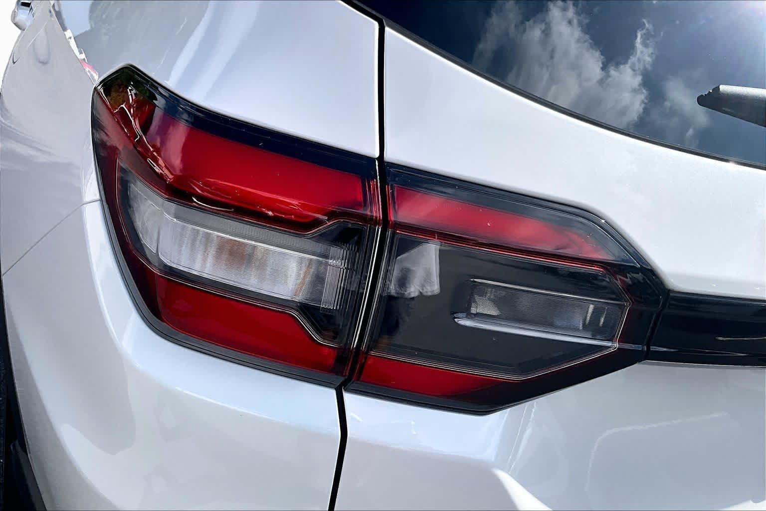 Used 2025 Platinum White Pearl Honda Touring image 29