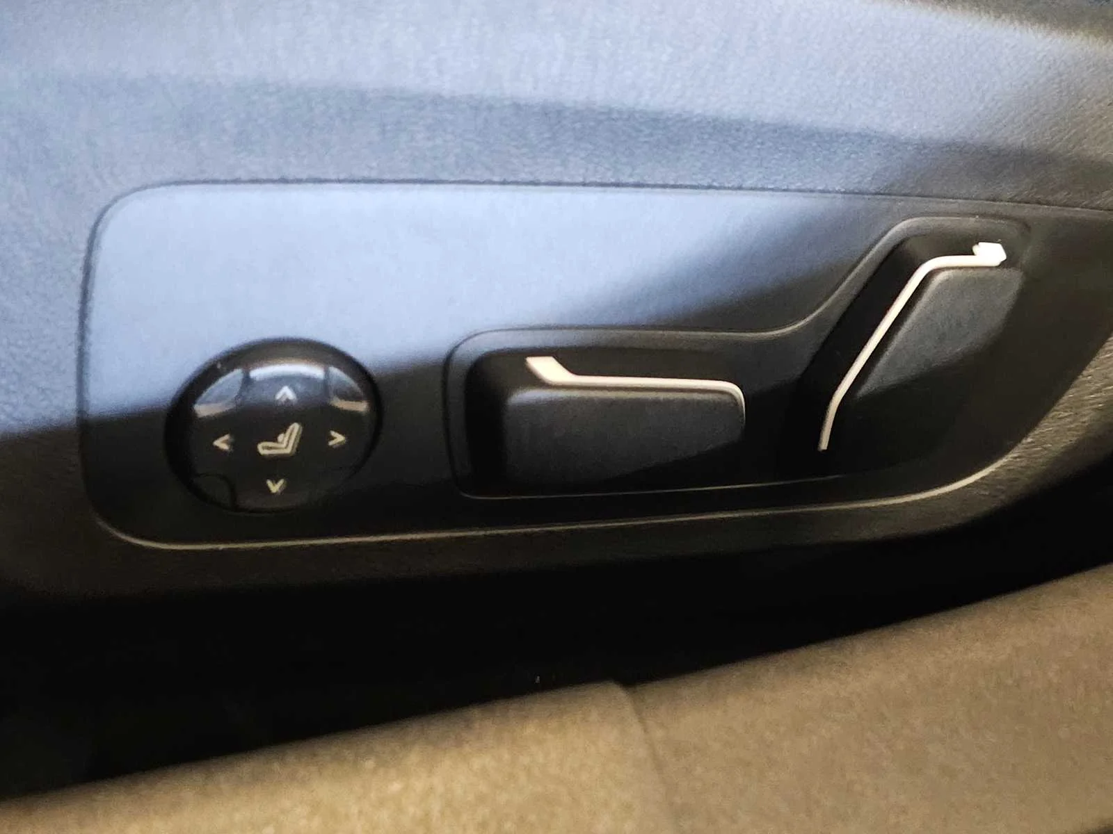 New 2026 Black Sapphire Metallic BMW 330i xDrive image 21