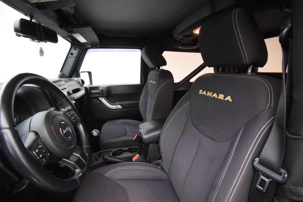 Used 2013 Black Jeep Sahara image 7