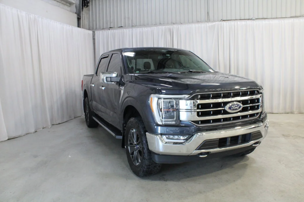 Used 2021 Gray Ford Lariat image 38