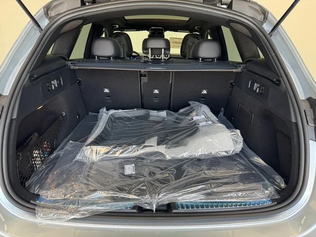 New 2027 Silver Mercedes-Benz GLC 300 image 8