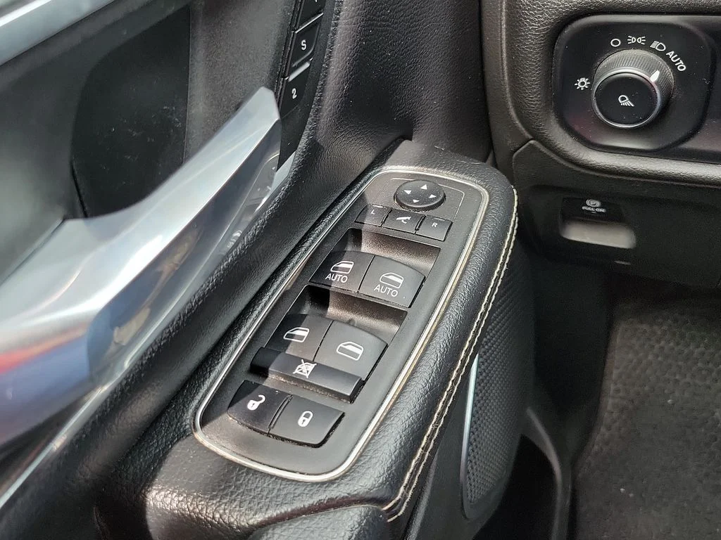 2024 RAM Ram 1500 Pickup Laramie - Photo 12