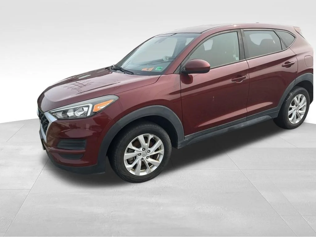 Used 2019 Red Hyundai SE image 2