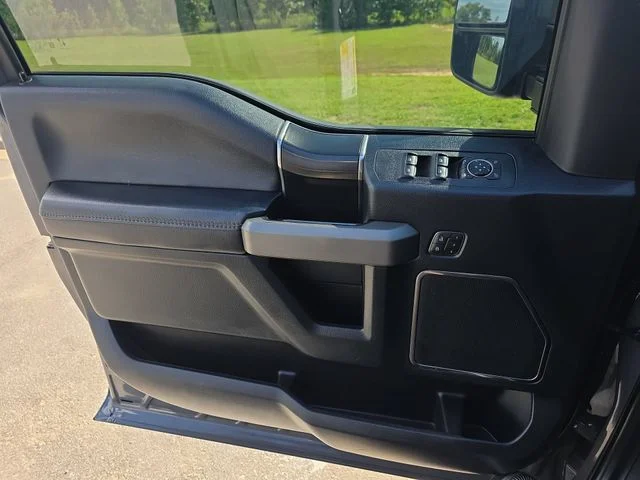 Used 2020  Ford Raptor image 27