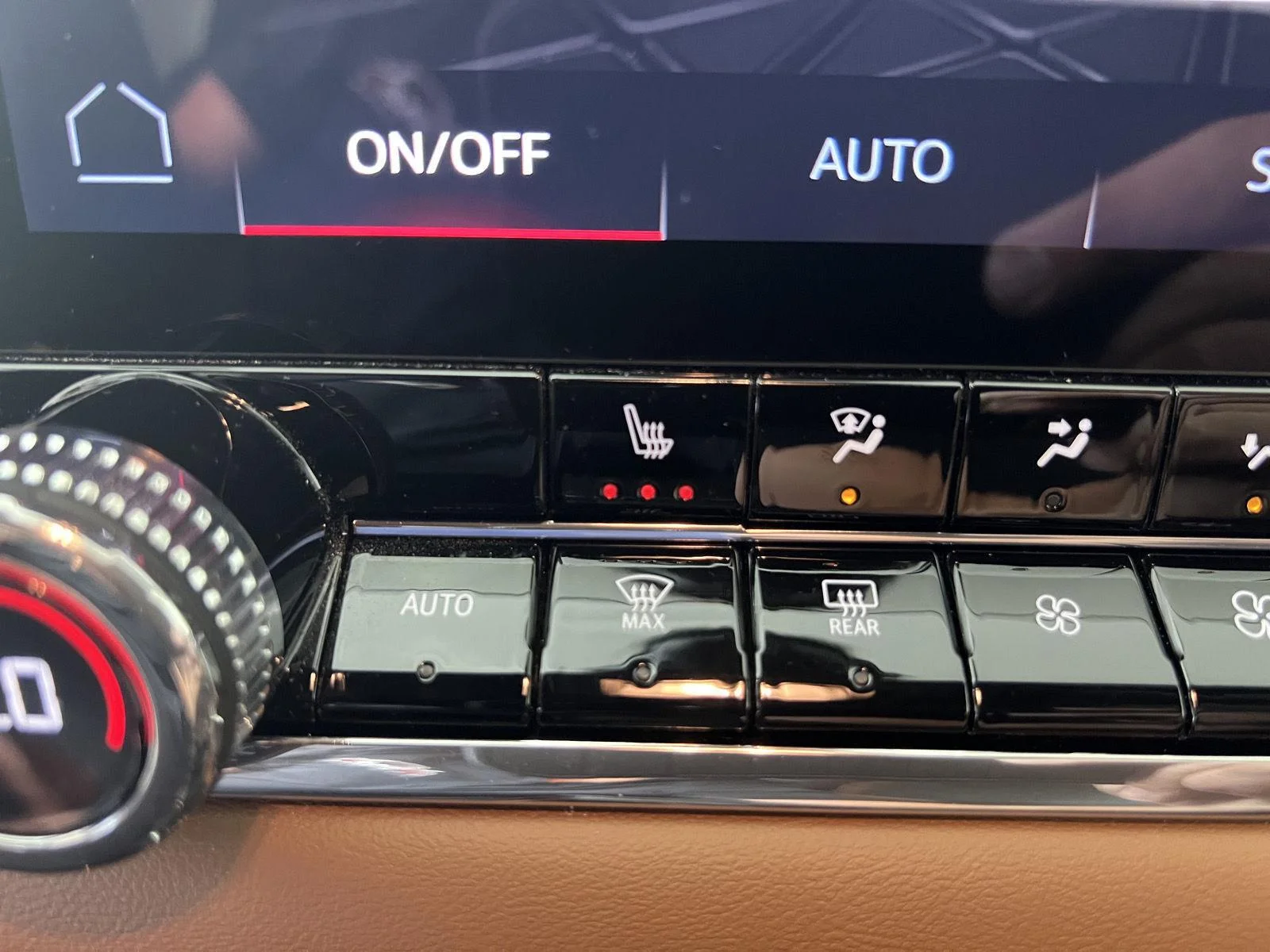 Used 2024 Onyx Black GMC AT4 image 16