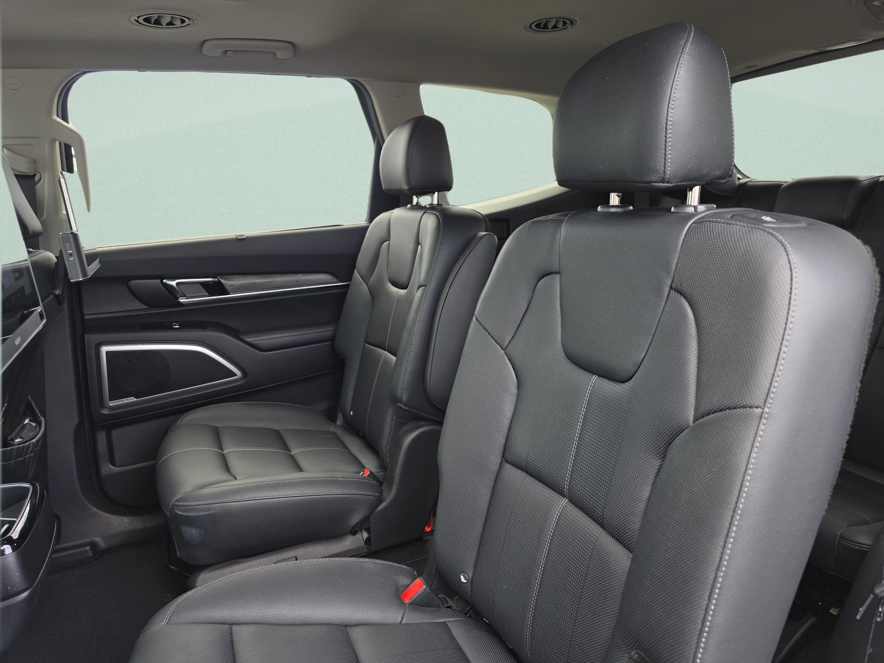 Used 2022 Everlasting Silver Kia EX image 23