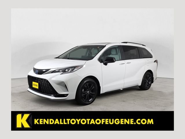2024 Toyota Sienna XSE AWD 7-Passenger's photo