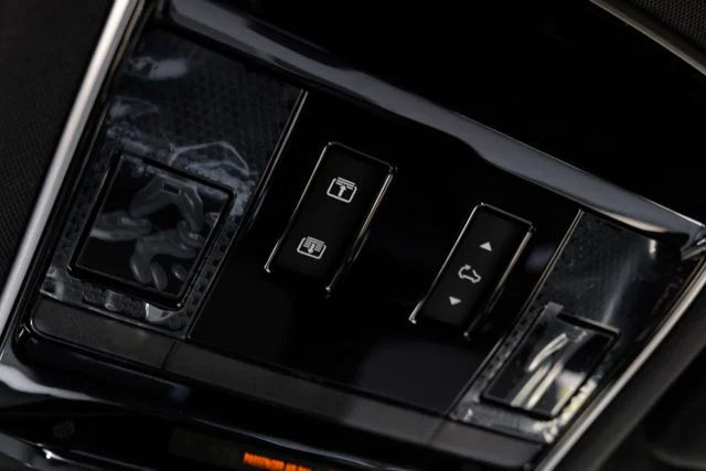 New 2026 Black Land Rover SE image 31
