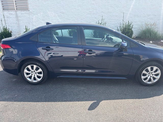 Used 2025  Toyota LE image 8