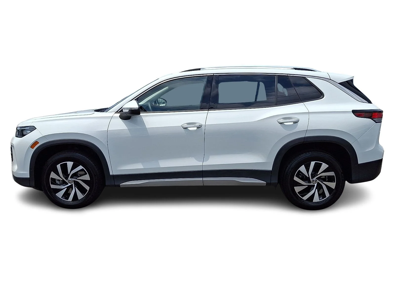 Used 2025 Pure White   0Q0q Volkswagen S image 7