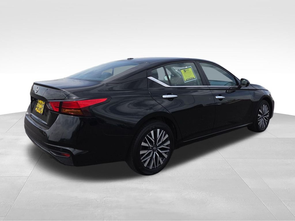 2025 Nissan Altima SV - Photo 6