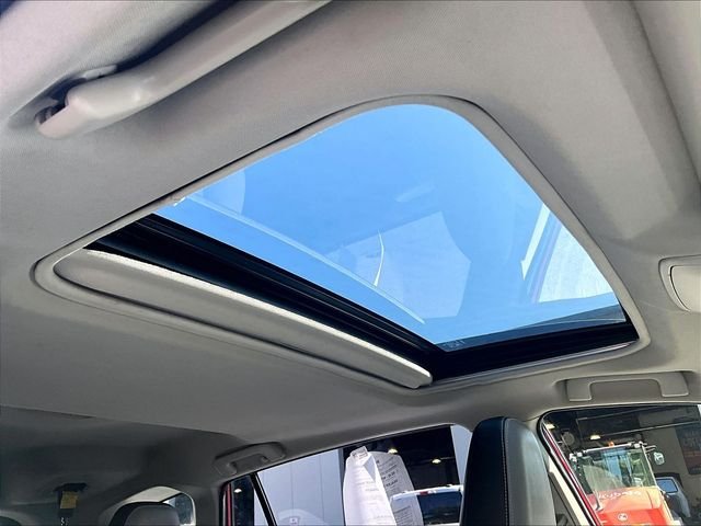 Used 2018 Pearl Toyota Limited image 18