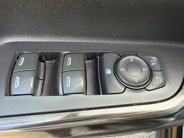 Used 2018 Black GMC SLT-1 image 27