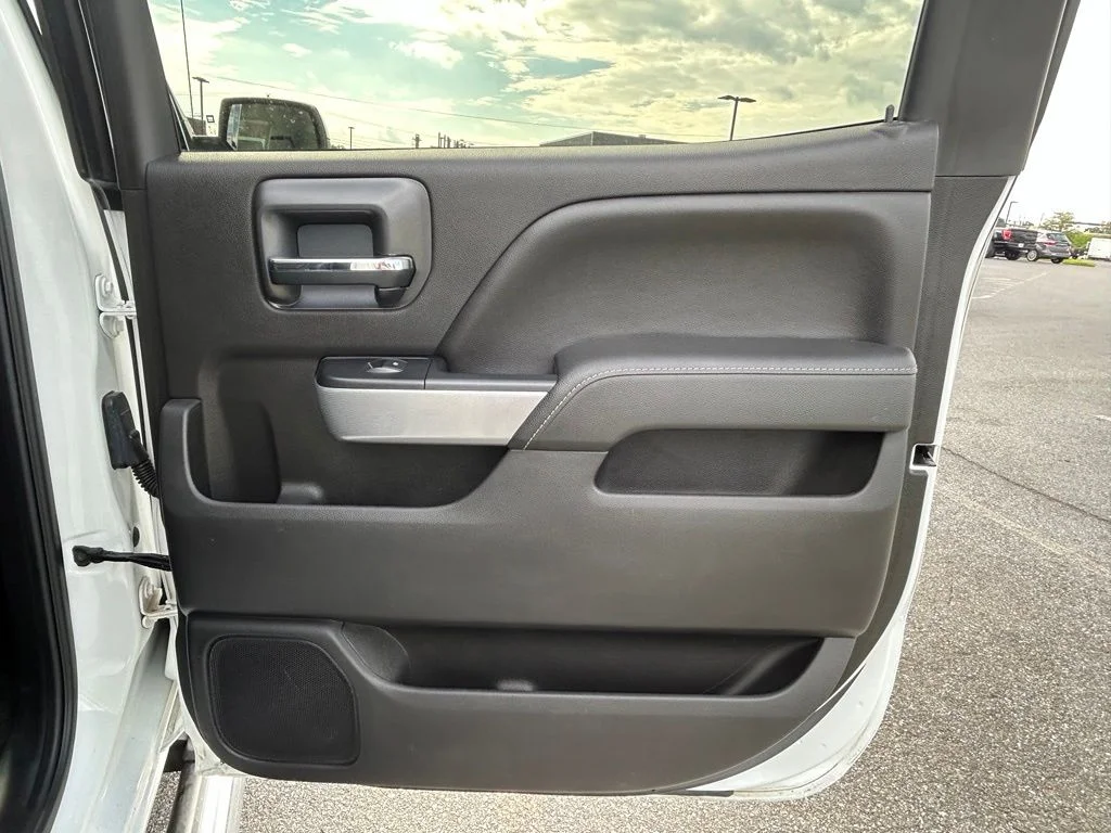 Used 2016 Summit White Chevrolet LT image 23