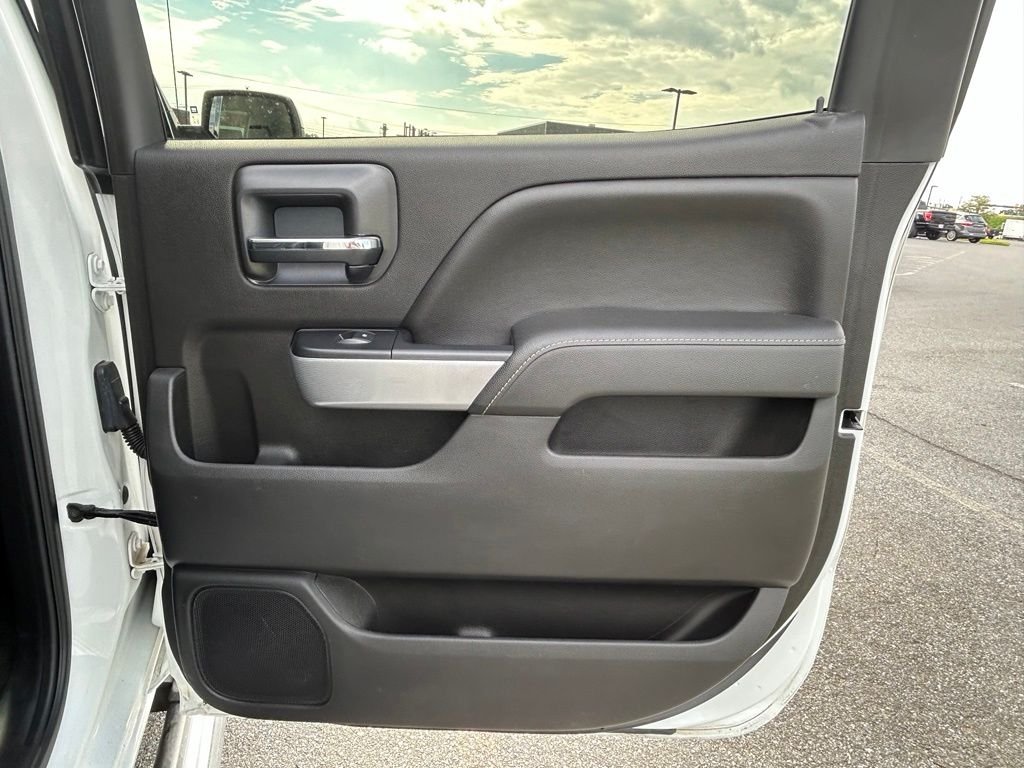 Used 2016 Summit White Chevrolet LT image 23