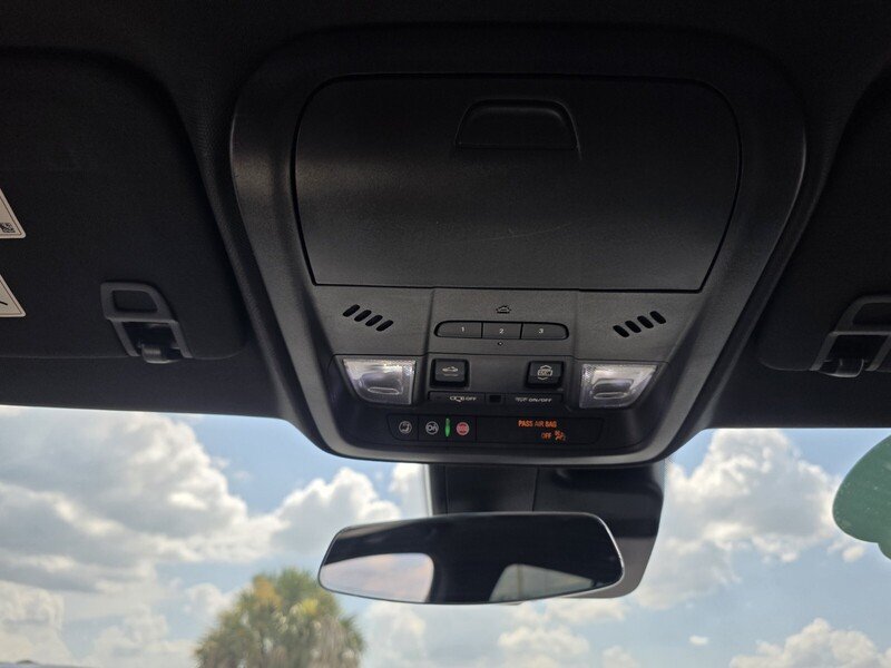 Used 2020 Shadow CADILLAC FWD 4DR SPORT image 23
