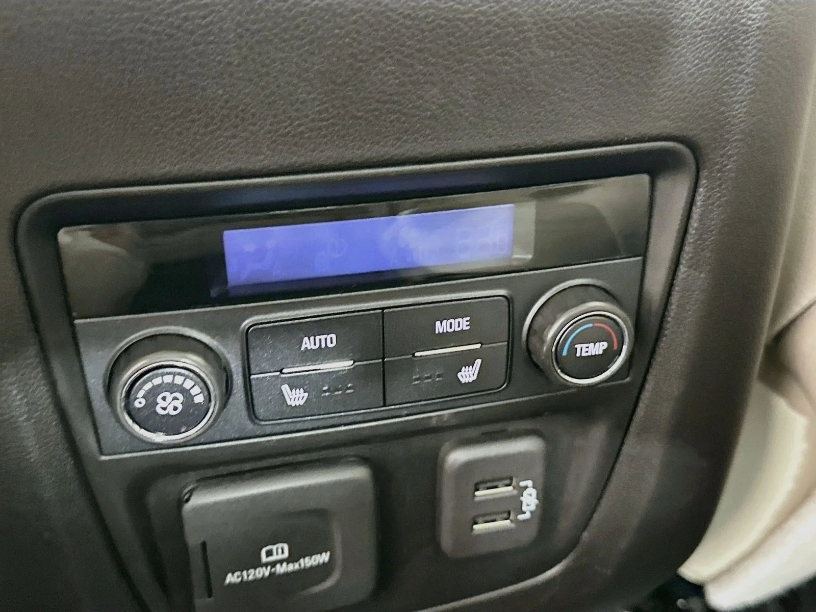 Used 2022 Red Buick  image 36
