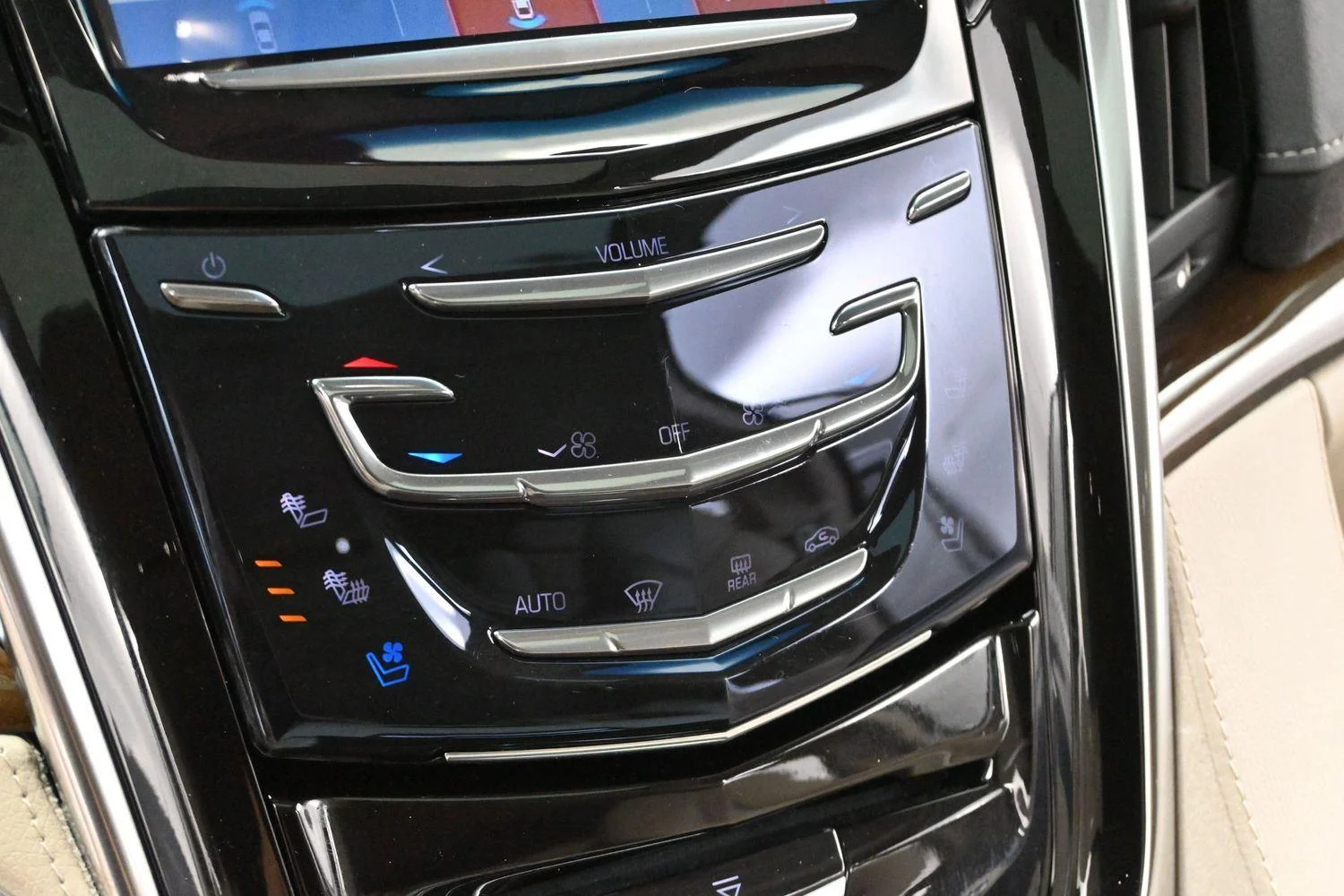 Used 2019 DARK ADRIATIC BLUE METALLIC Cadillac Premium Luxury image 23