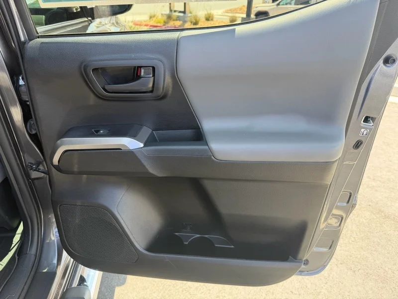 Used 2018 Magnetic Gray Met Toyota SR5 image 22