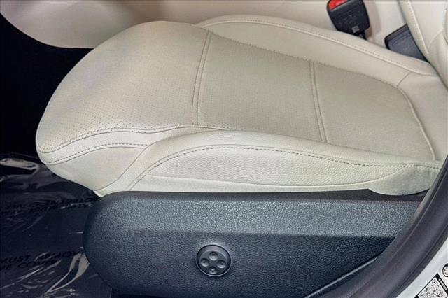 New 2026 Polar White Mercedes-Benz C 300 image 47