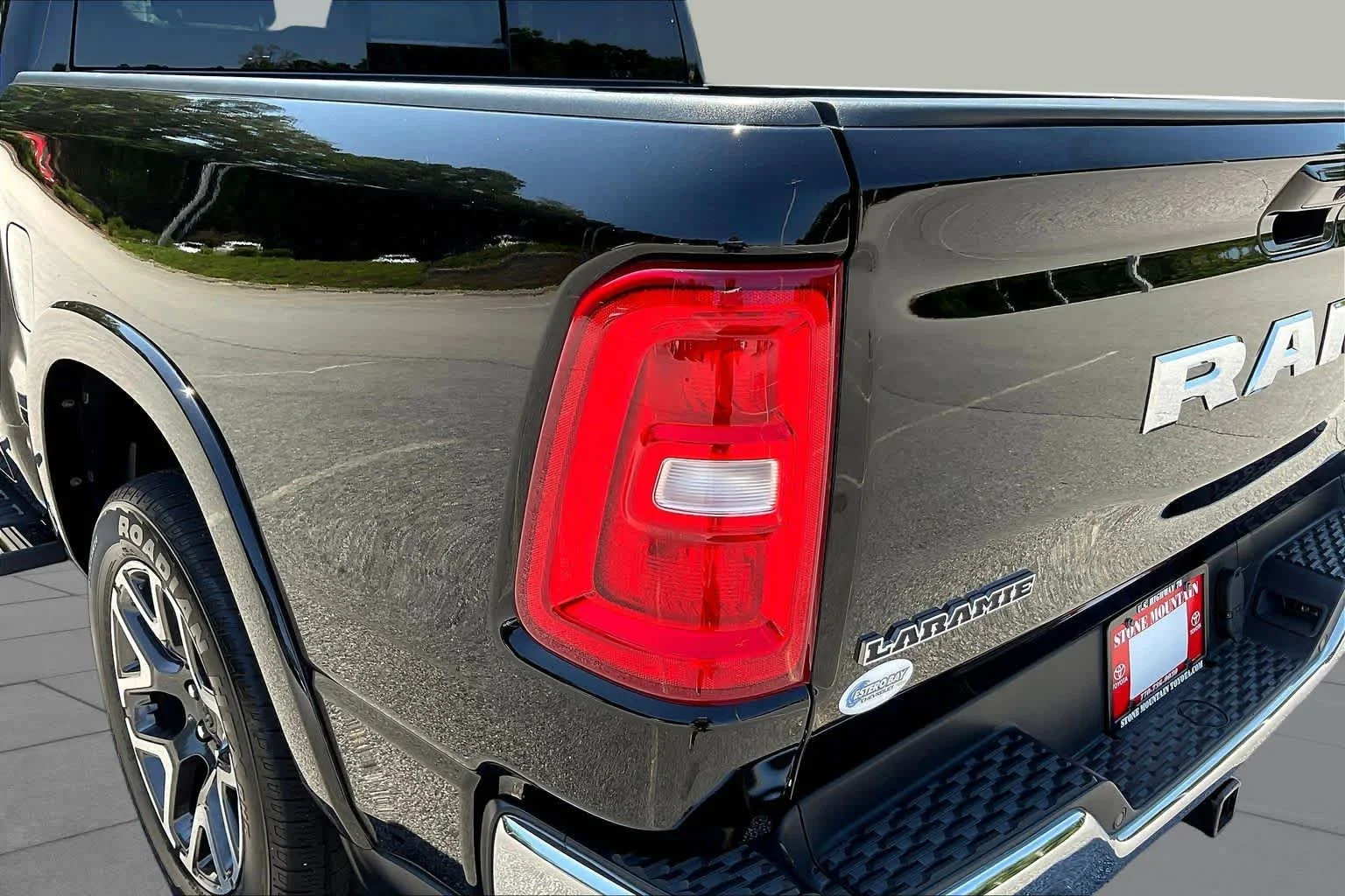 Used 2025 Diamond Black Crystal Pearlcoat Ram Laramie image 55