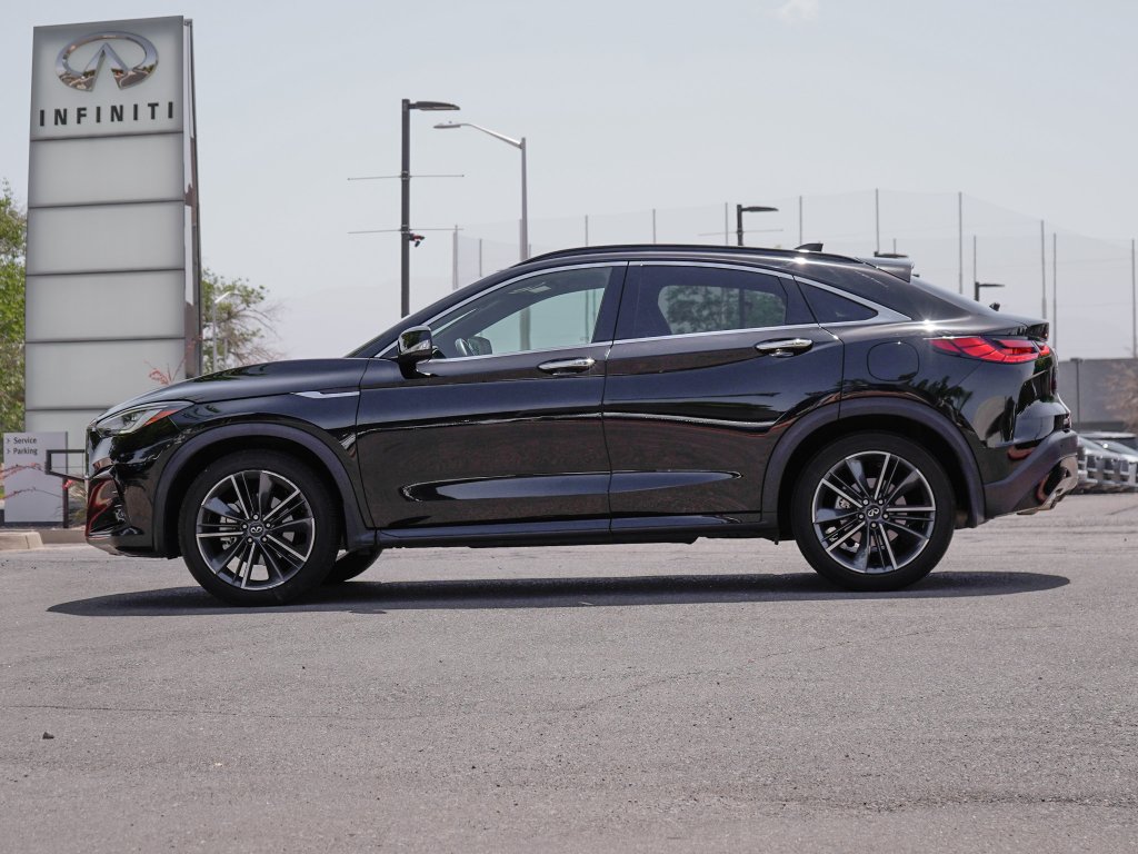 Used 2024 Black Obsidian INFINITI LUXE image 6