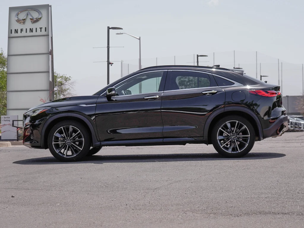 Used 2024 Black Obsidian INFINITI LUXE image 6