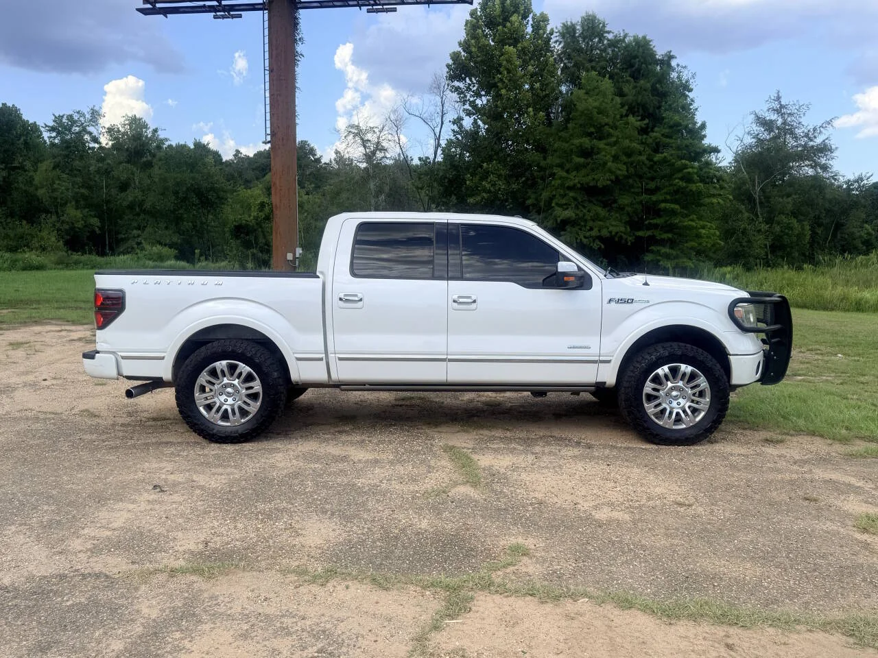 Used 2014 White Ford Platinum 4x4 4dr SuperCrew Styleside 5.5 ft. SB image 7