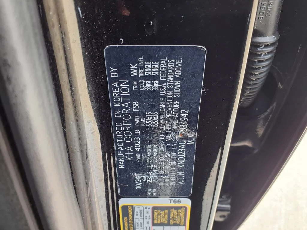 Used 2025 Black Kia LX image 31