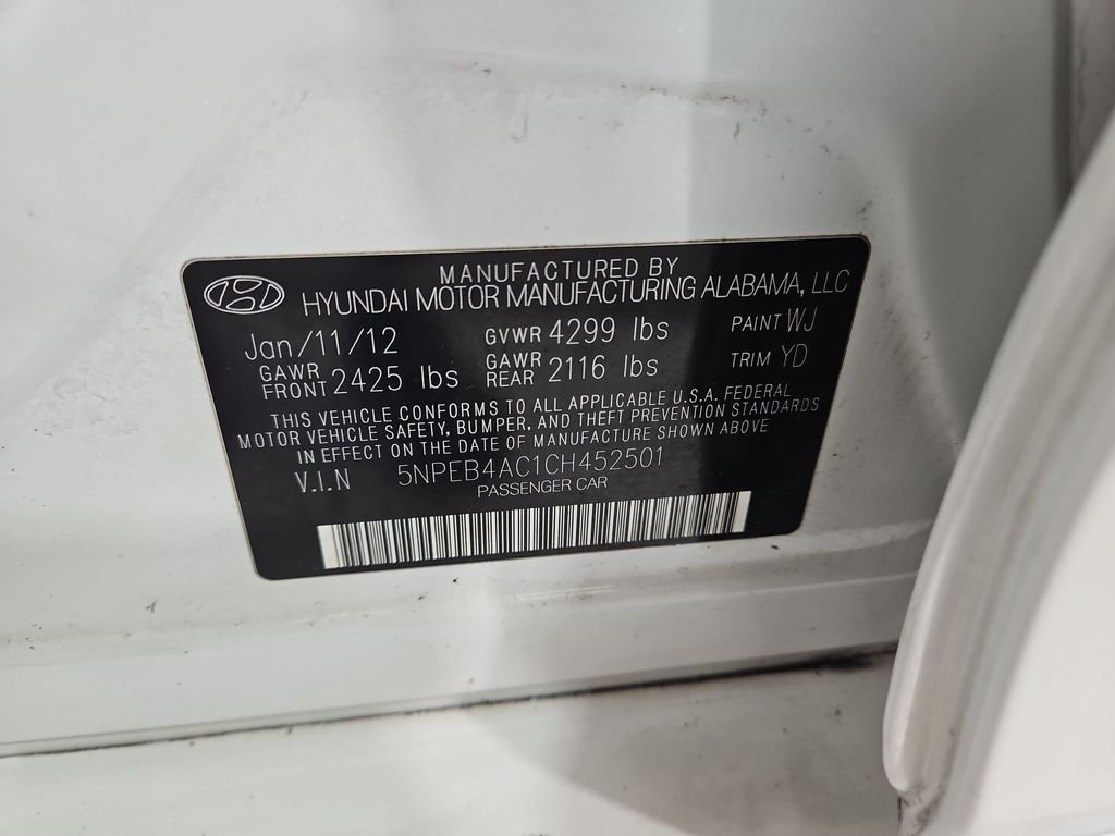Used 2012 White Hyundai GLS image 28