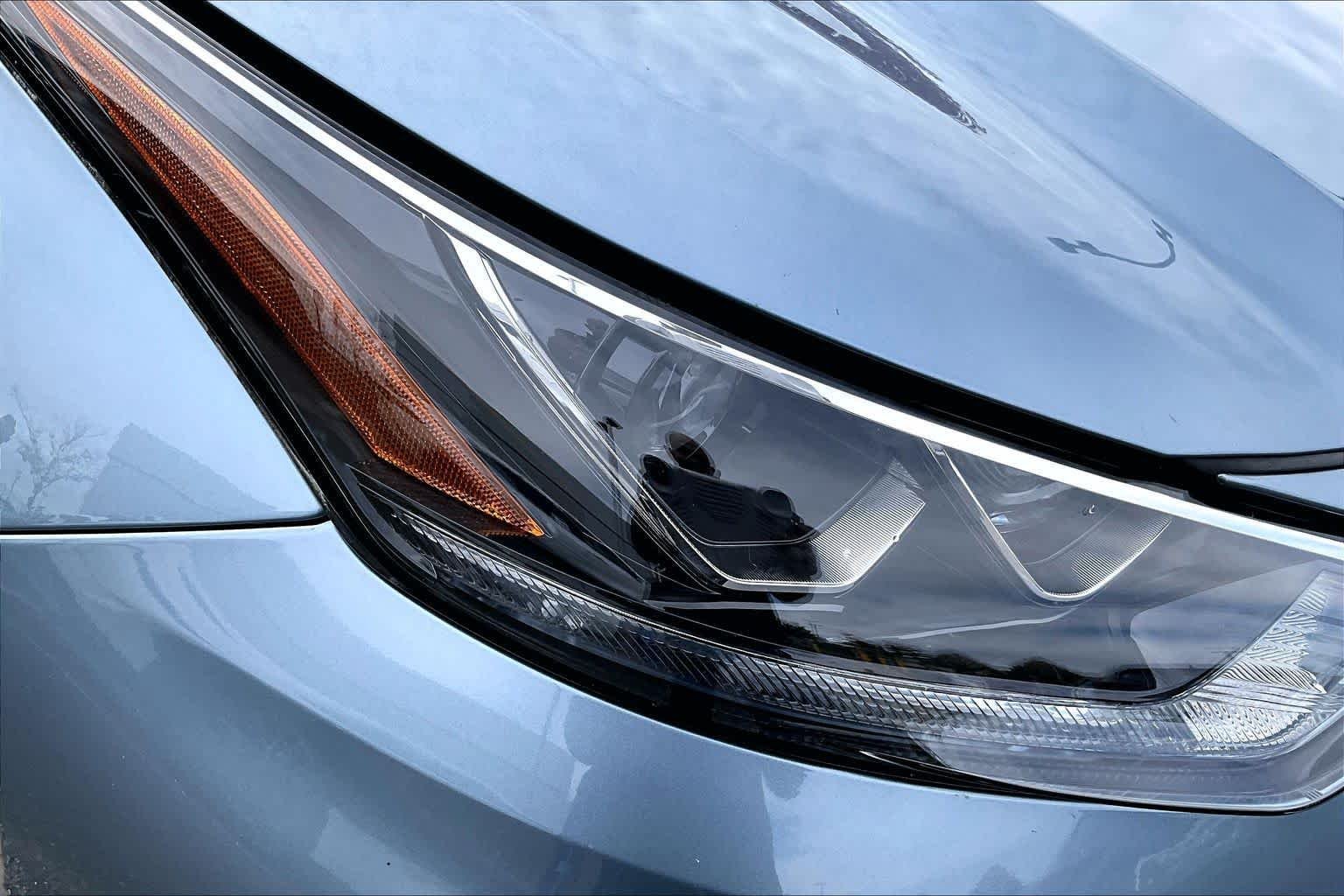 Used 2022 Moon Dust Toyota Platinum image 28