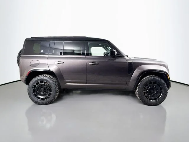 New 2026 Charente Grey Land Rover  OCTA image 4