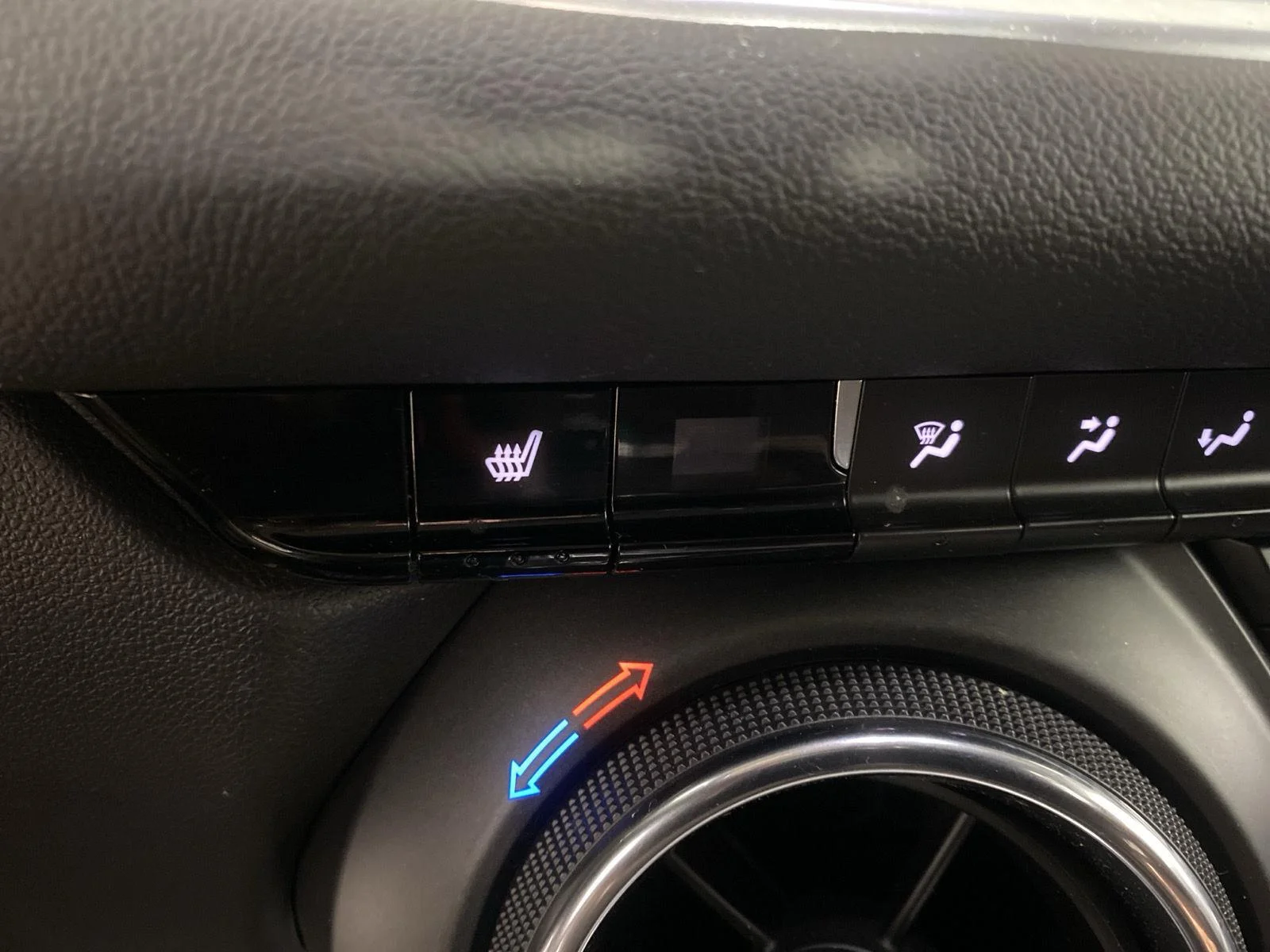 Used 2020 CAJUN RED TINTCOAT Chevrolet LT image 20