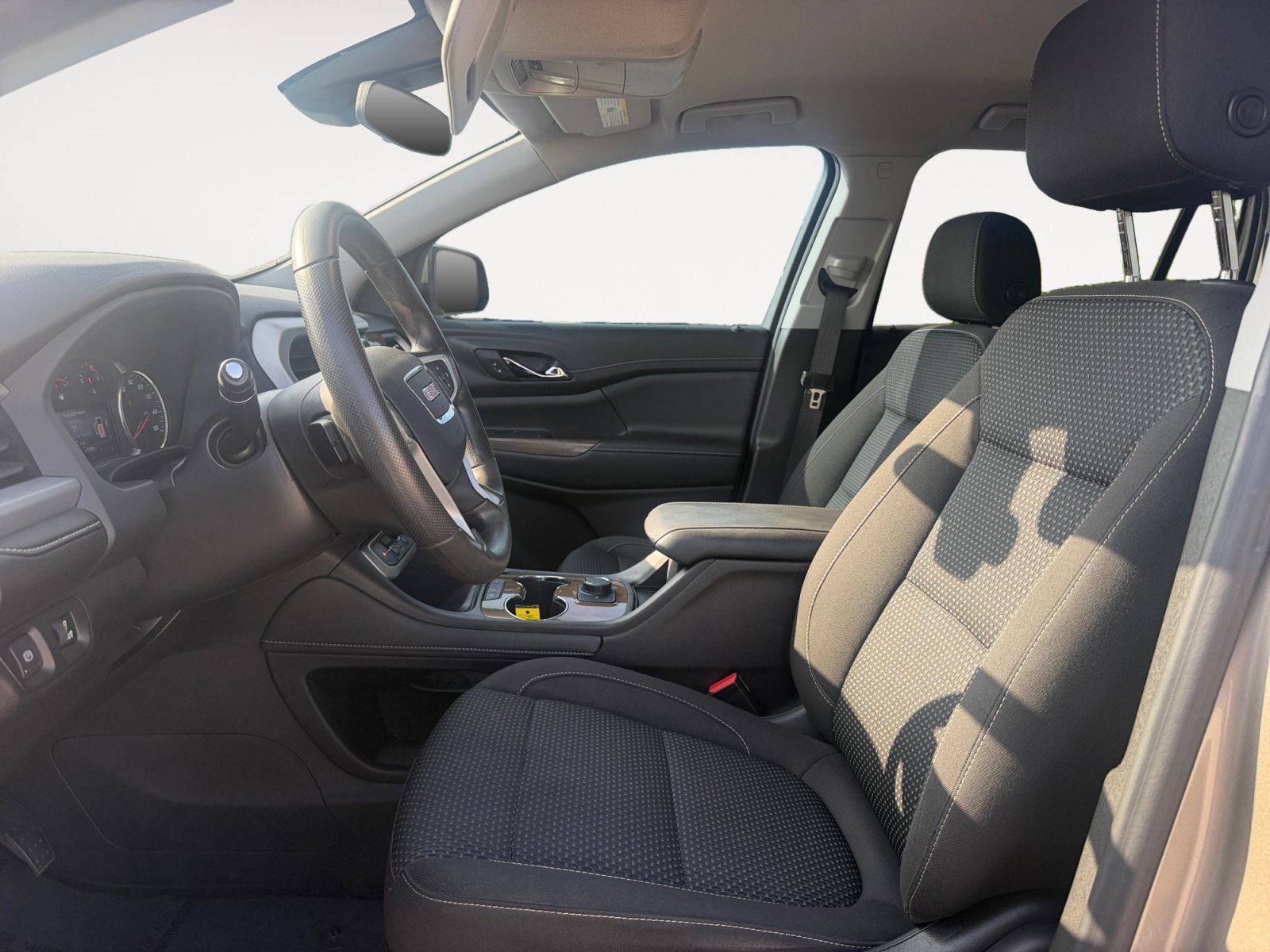 Used 2022 Light Stone Metallic GMC SLE image 19