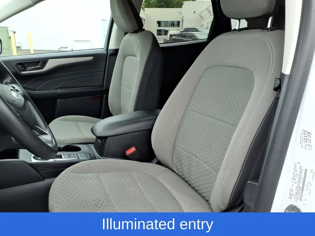 Used 2022 White Ford SE image 15
