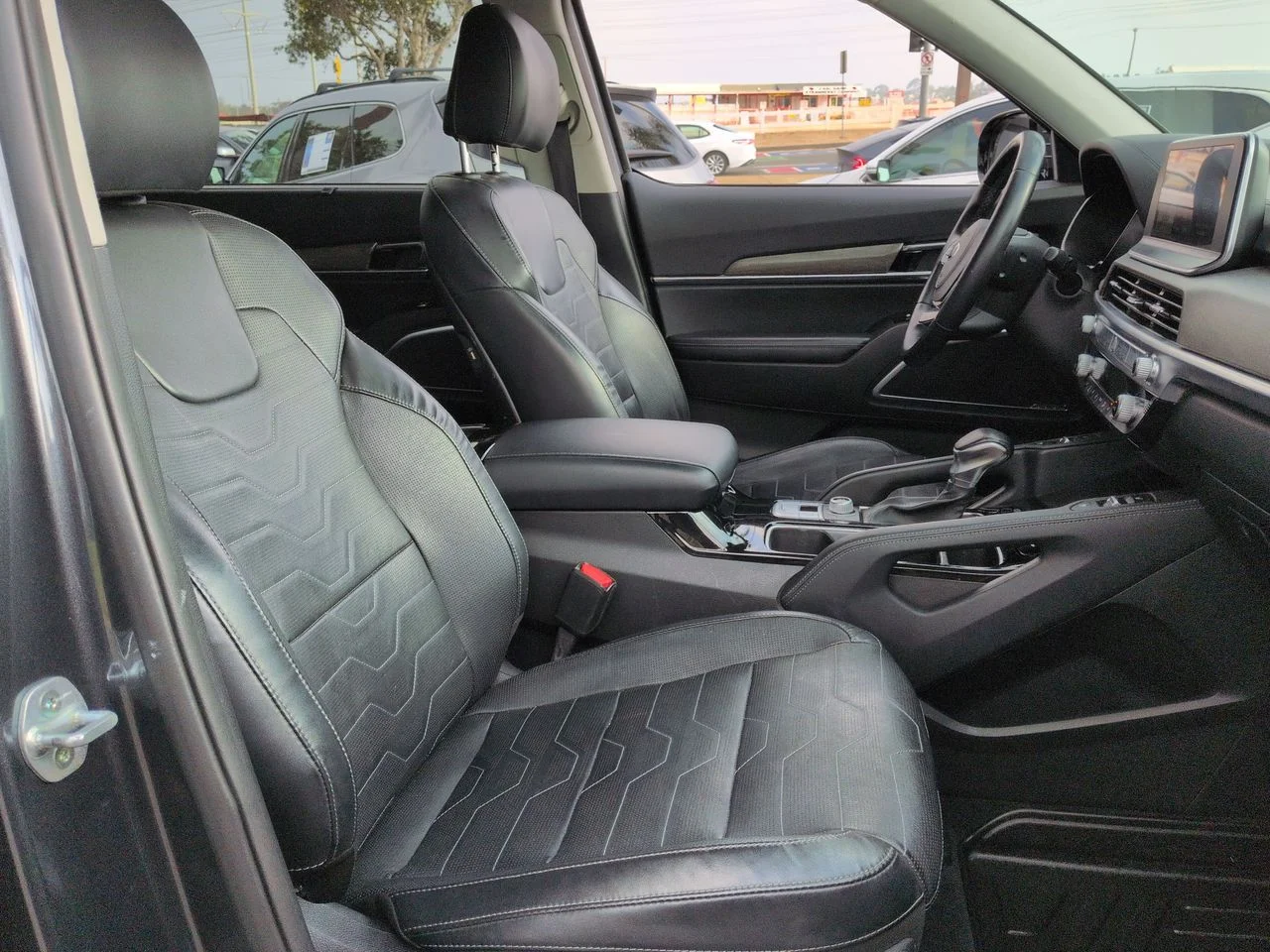 Used 2021 Gravity Gray Kia SX image 29