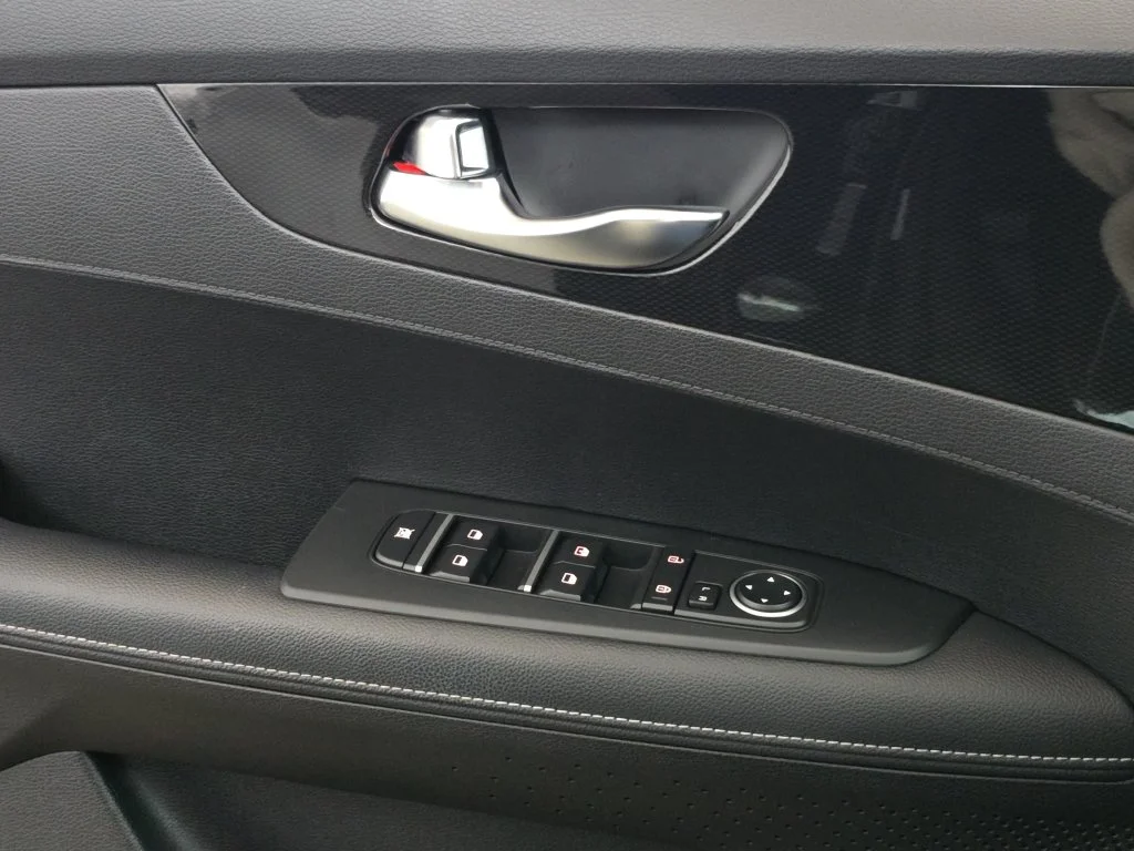 Used 2021 Black Kia GT-Line image 28