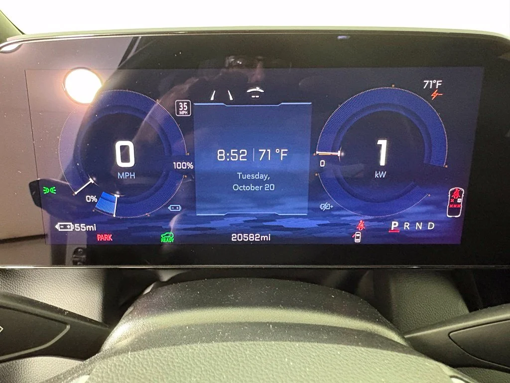 Used 2024 White Chevrolet LT image 27