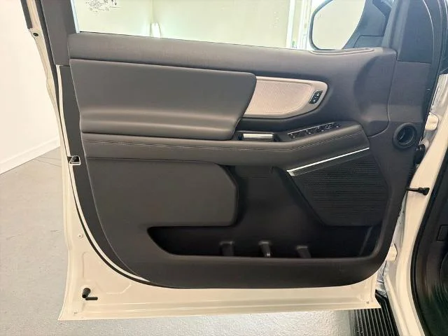 New 2027 Star White Metallic Tri-Coat Ford MAX Active image 27