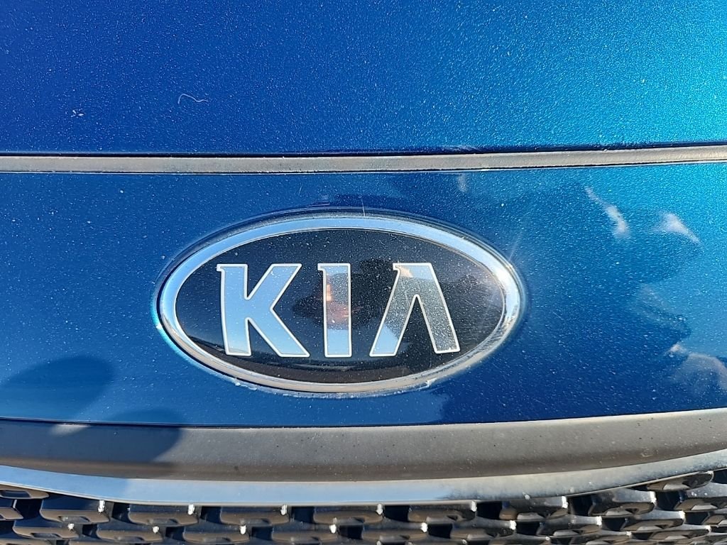 Used 2019 Blue Kia LX image 5