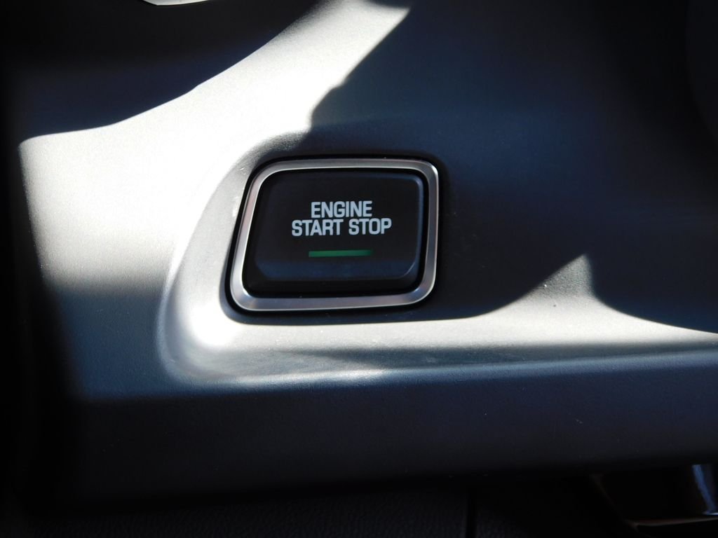 Used 2020 Shadow Gray Metallic Chevrolet LT1 image 27