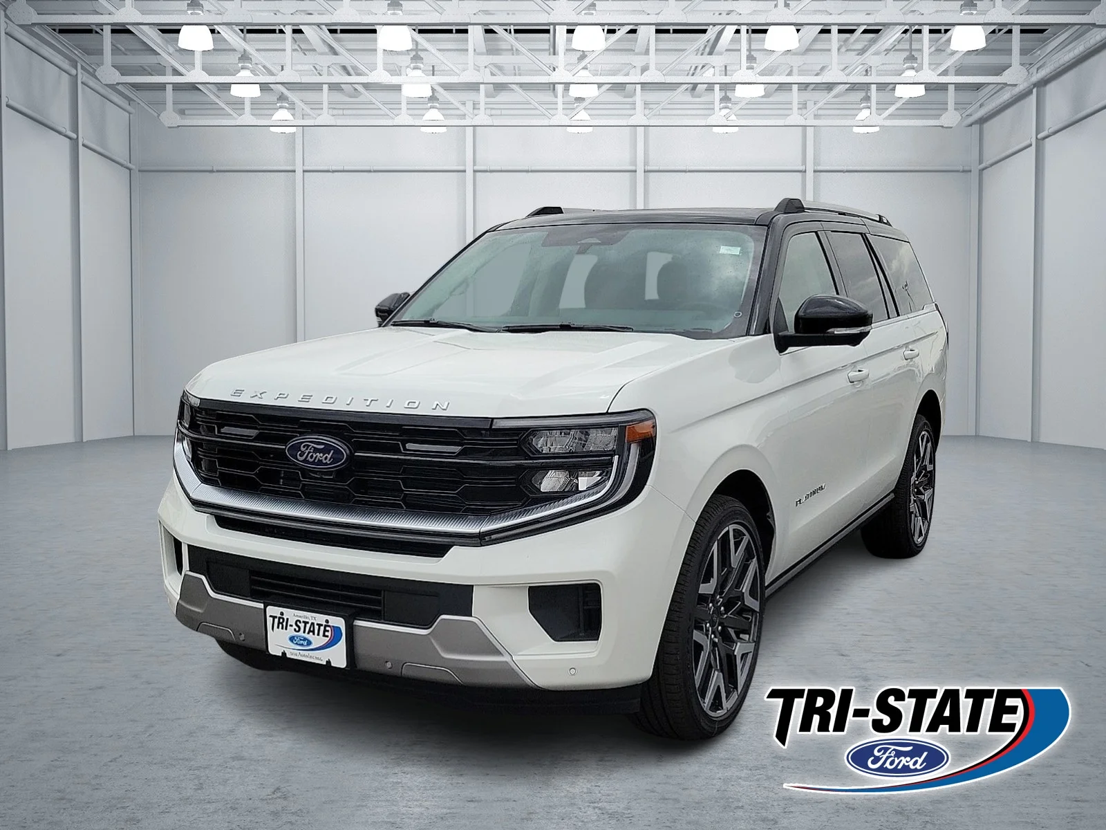 New 2026 Star White Metallic Tri-Coat Ford Platinum&reg; image 1