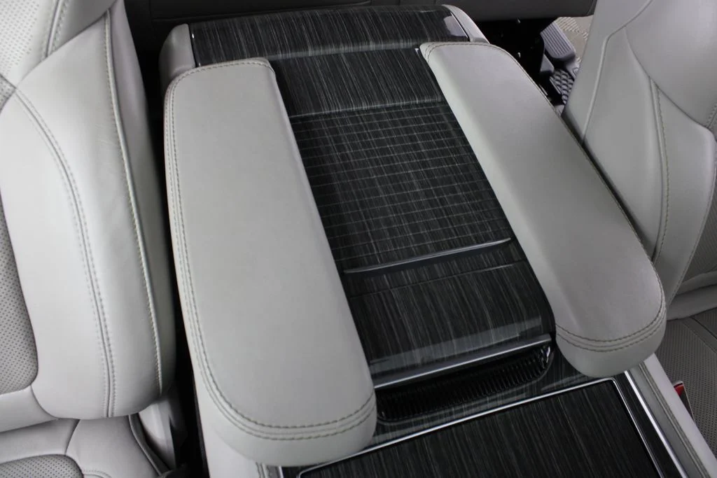 Used 2022 White Jeep Series II image 21