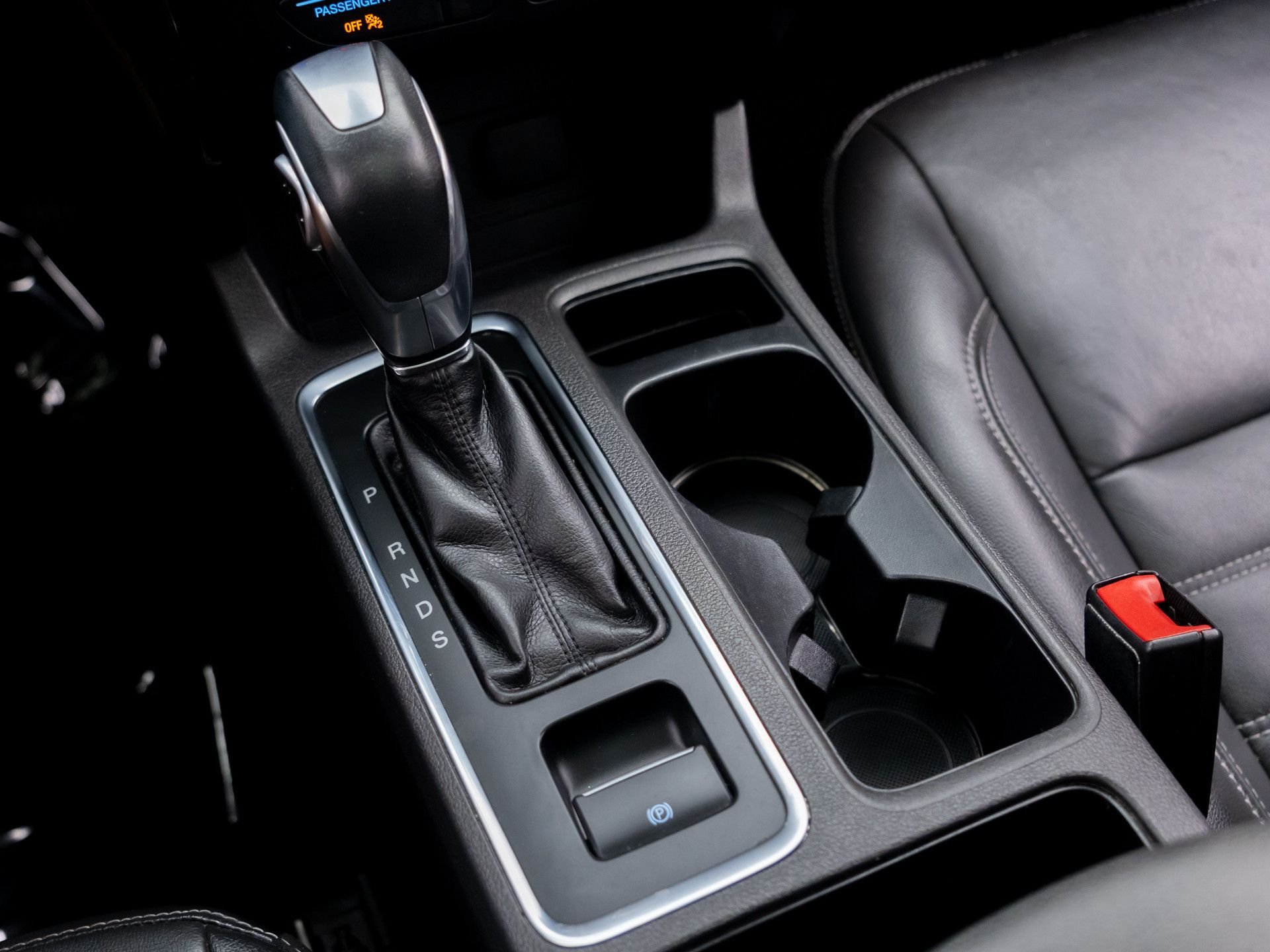 Used 2018 Blue Ford Titanium image 29