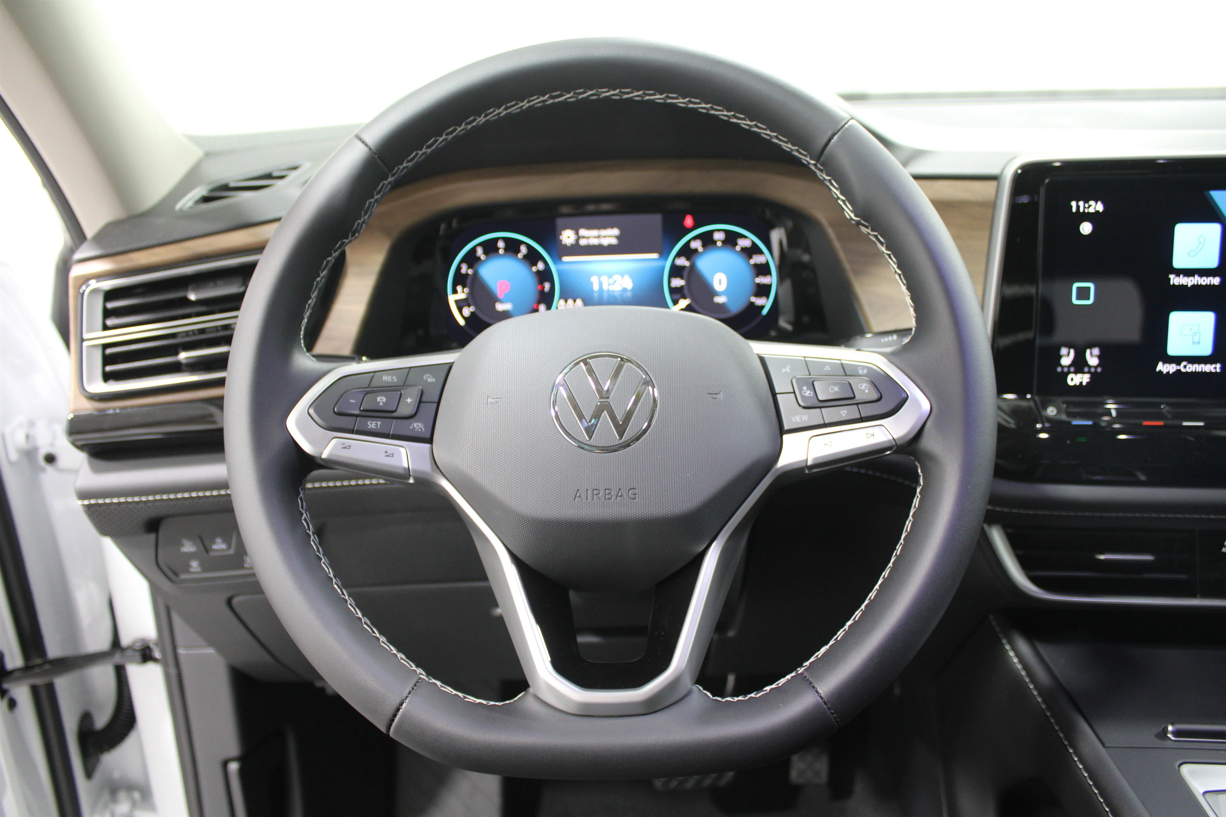 New 2026 Opal White Pearl Volkswagen 2.0T SE image 9