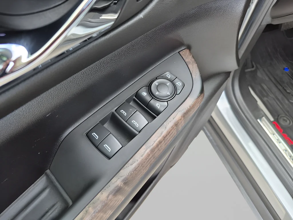 Used 2023 Sterling Metallic GMC Denali image 24