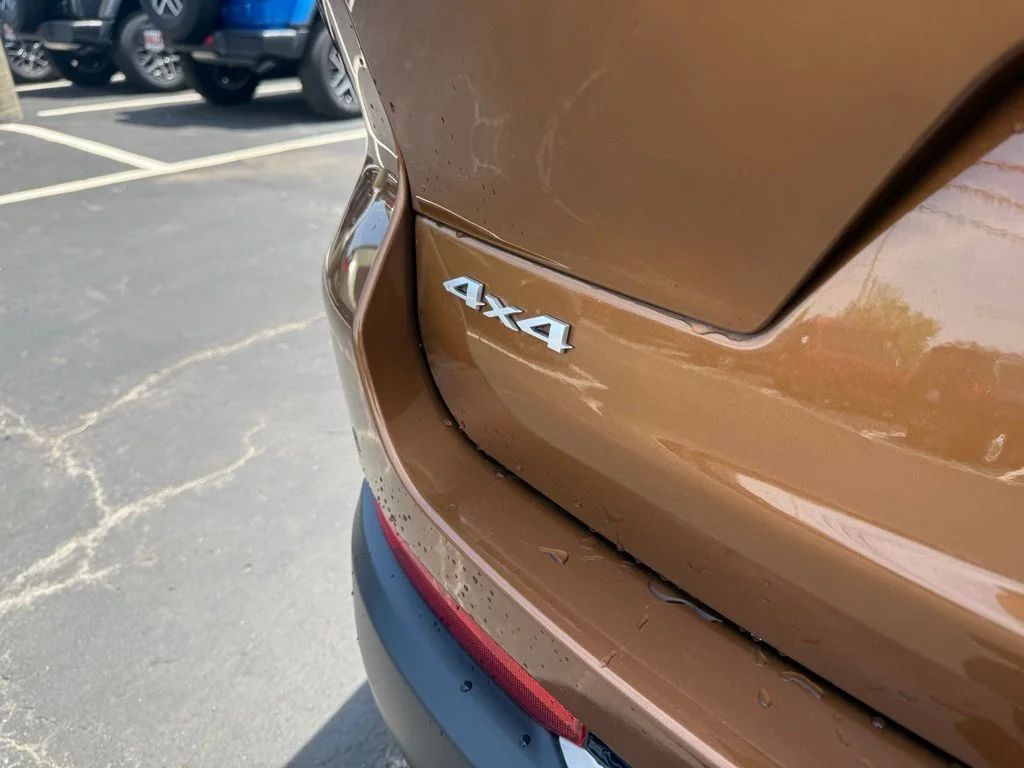 New 2026 Copper Shino Metallic Clear-Coat Exterior Paint Jeep Limited image 40