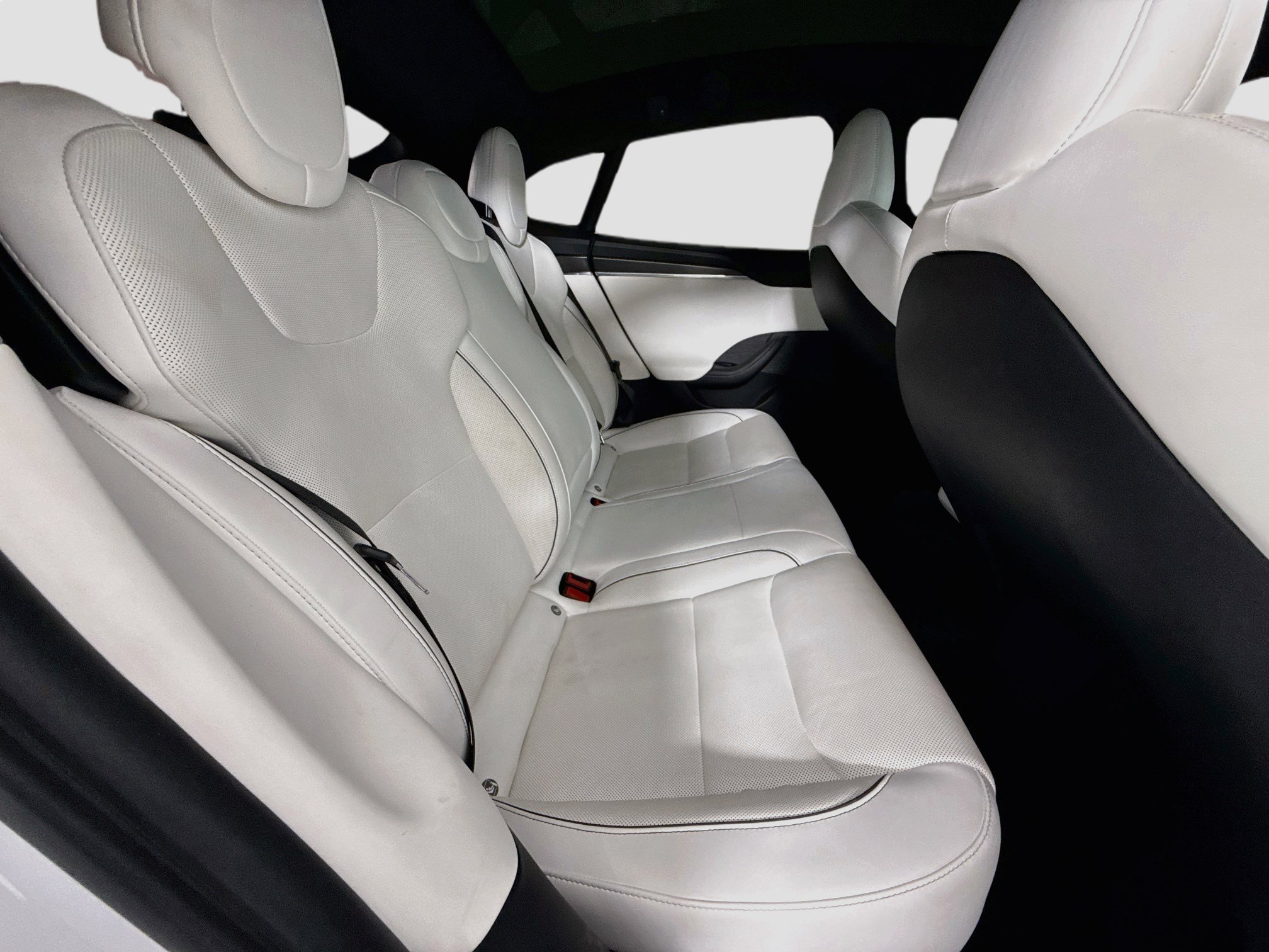Used 2022  Tesla Plaid image 30